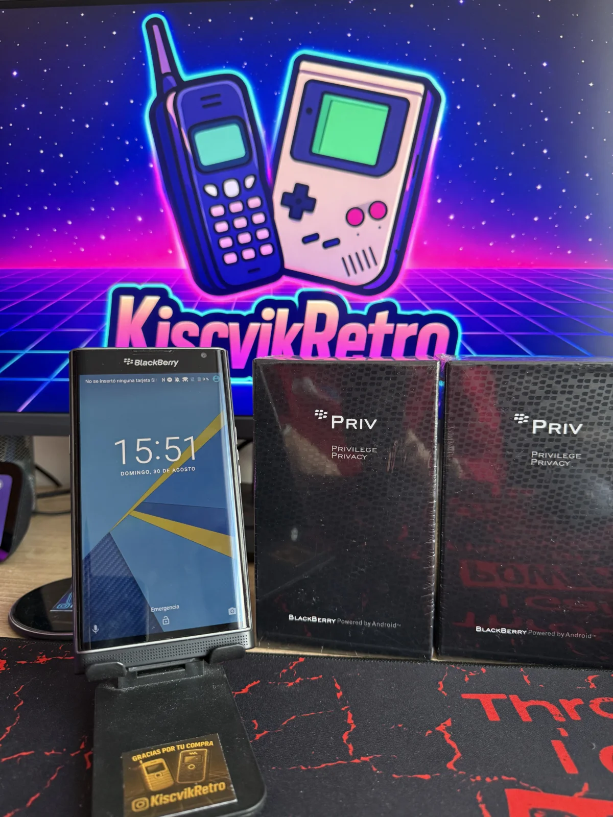 Blackberry Priv — cerrado, vista frontal