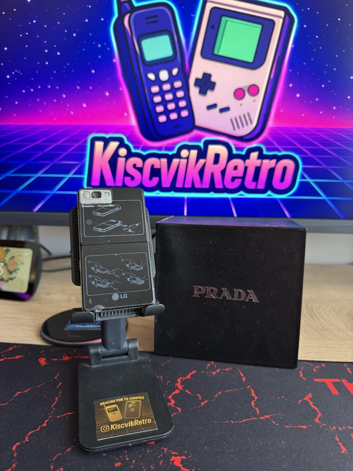 LG Prada KE850 — vista trasera