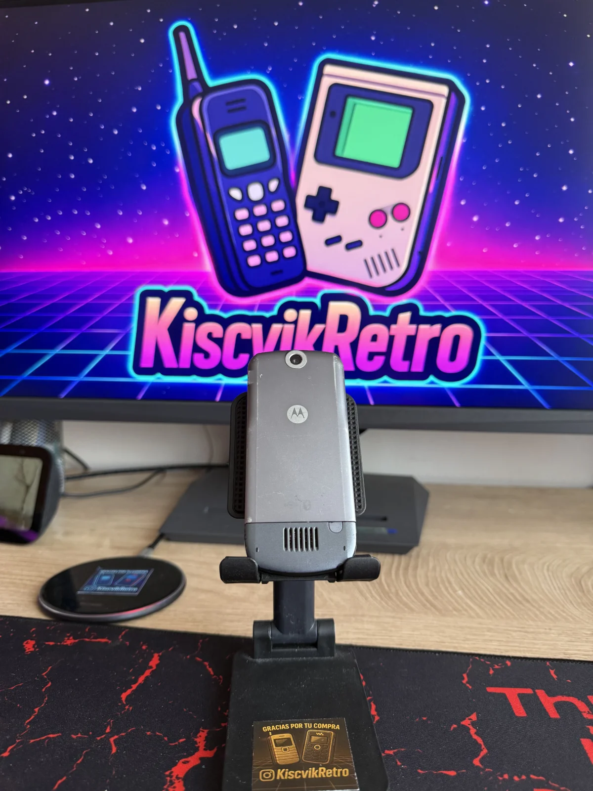 Motorola L6 — vista trasera