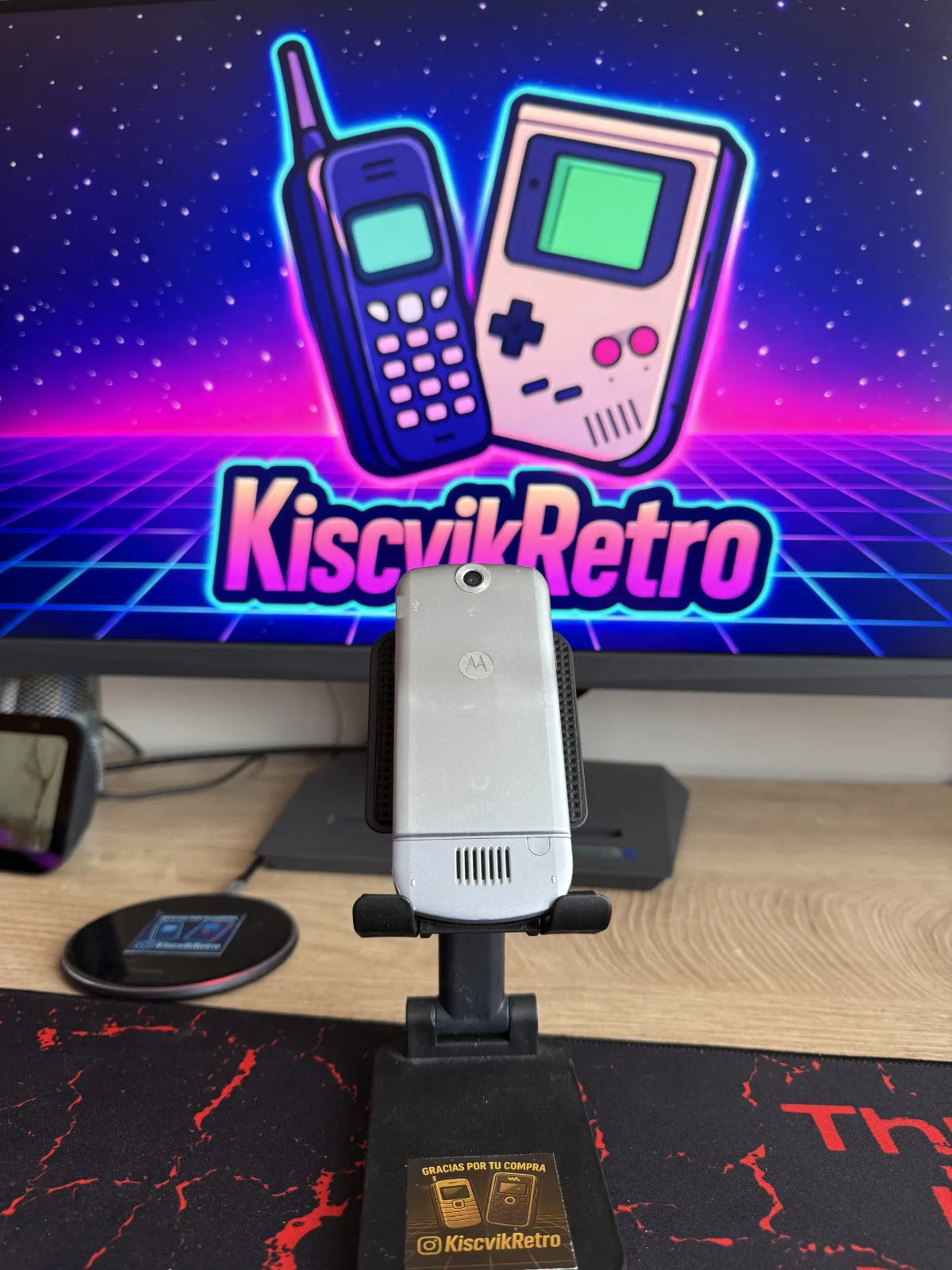 Motorola L6 — vista trasera
