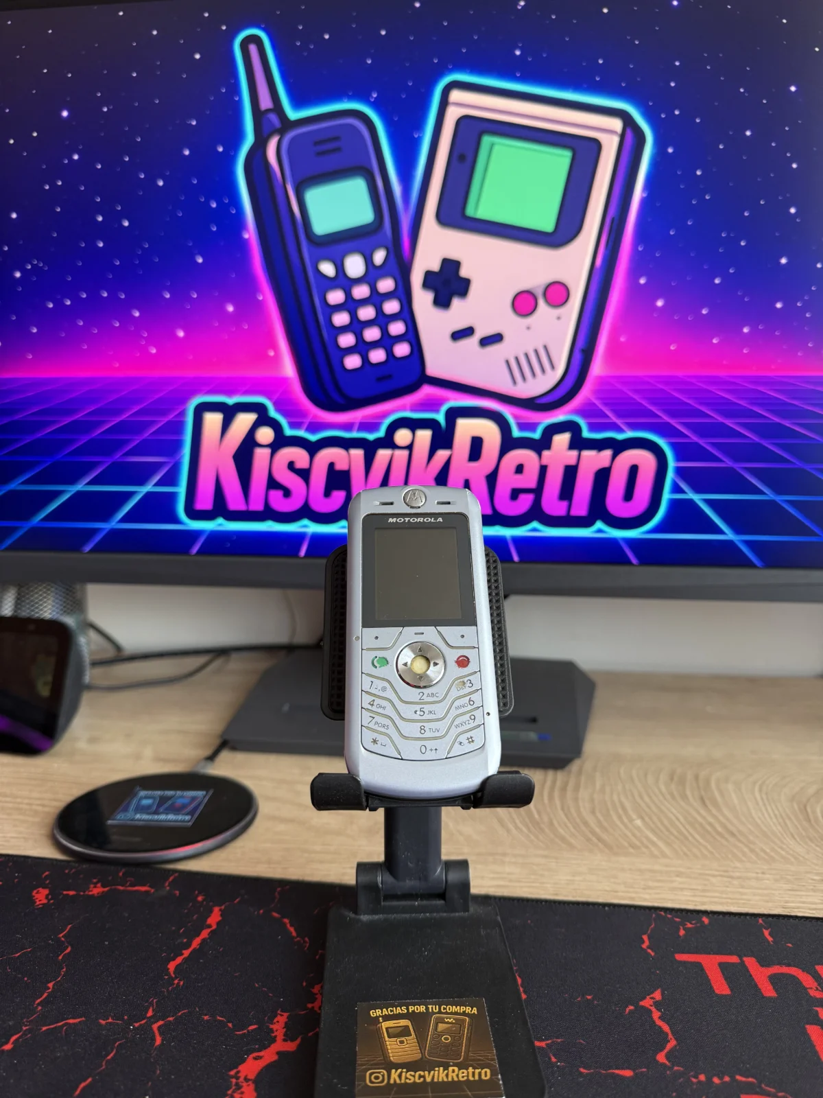 Motorola L6 — vista frontal