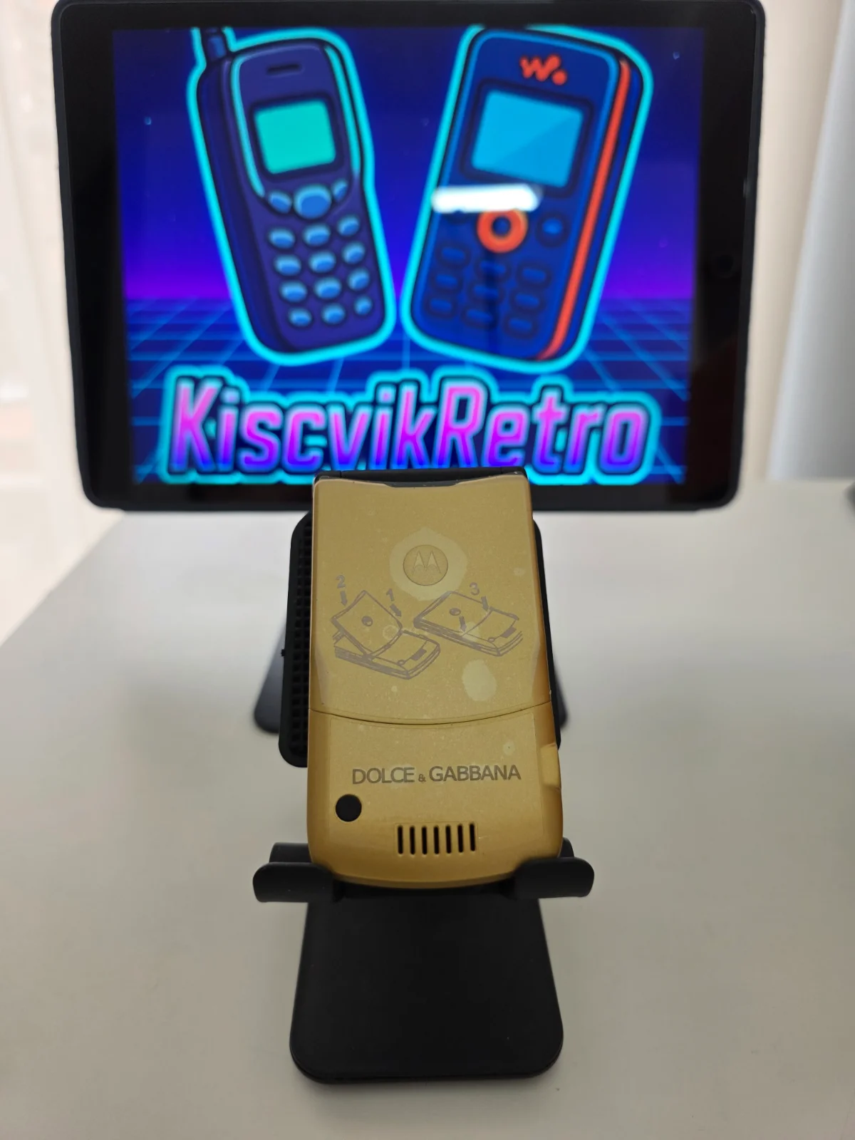 Motorola V3i Dolce Gabbana — vista trasera