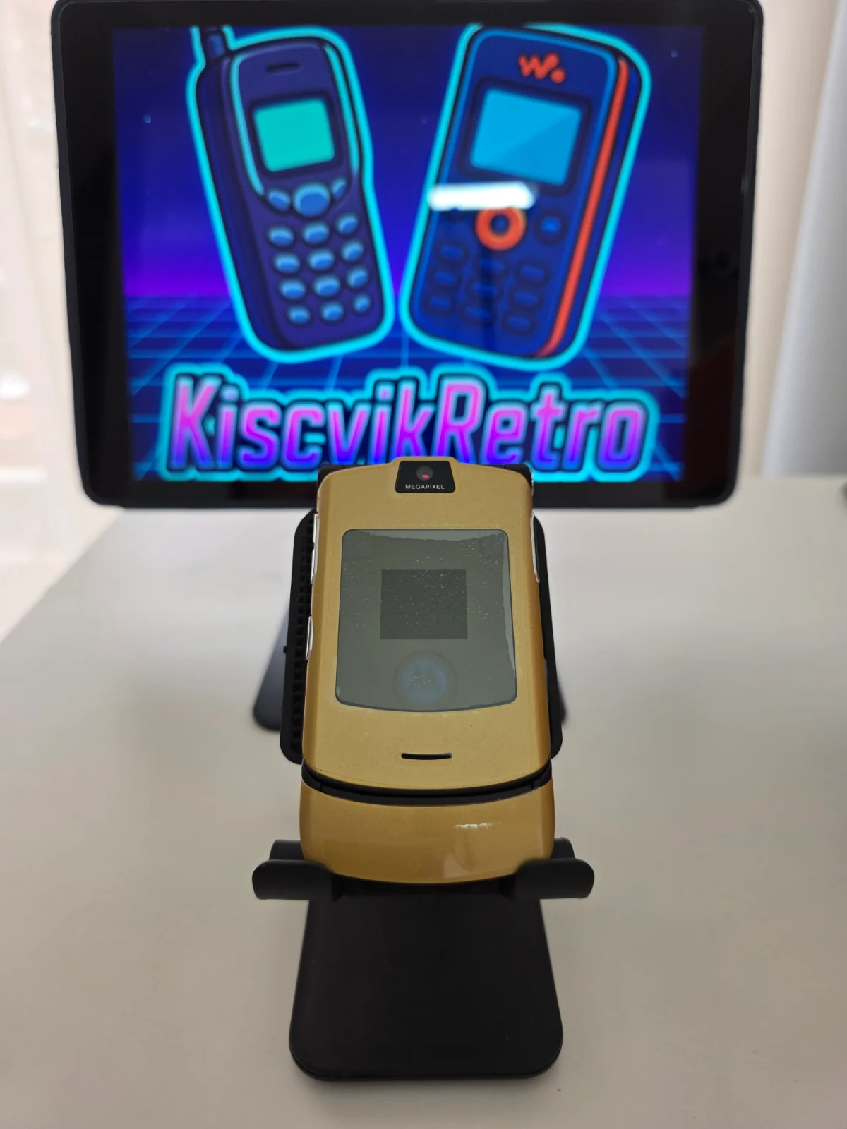 Motorola V3i Dolce Gabbana — vista frontal