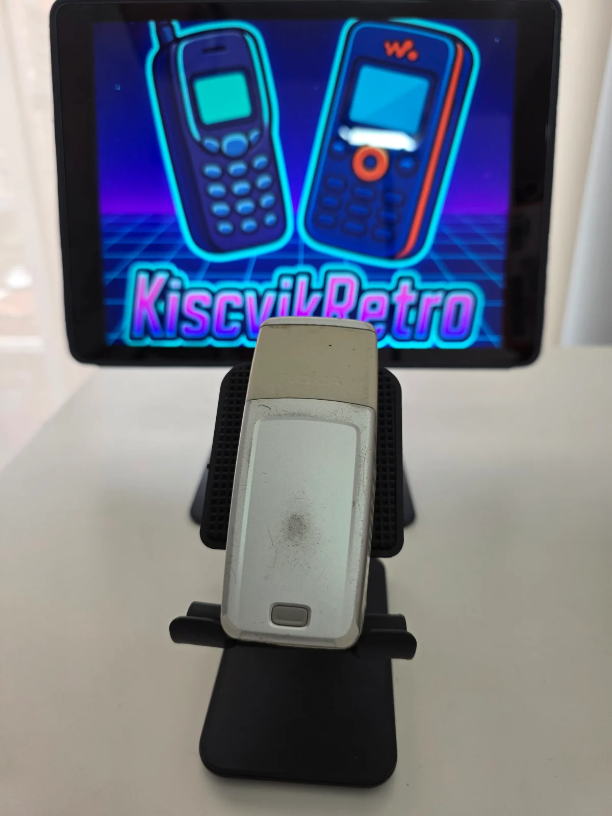 Nokia 1112 — vista trasera