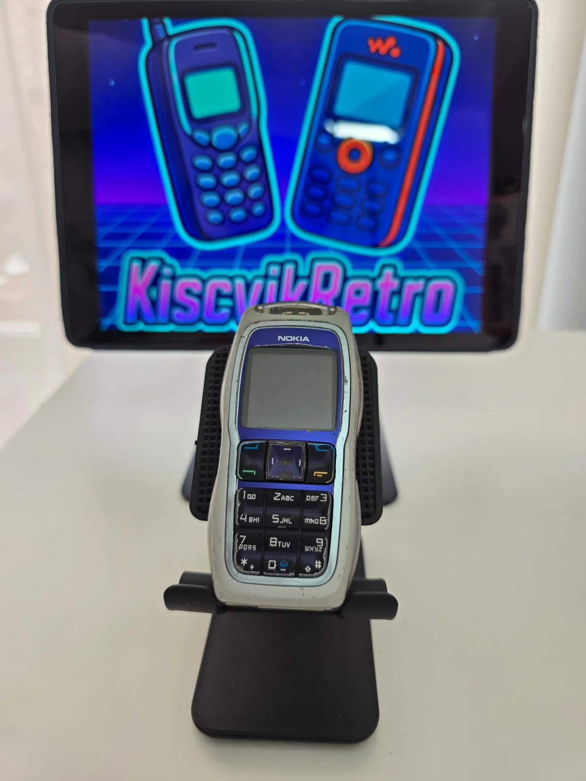 Nokia 3220 — vista frontal