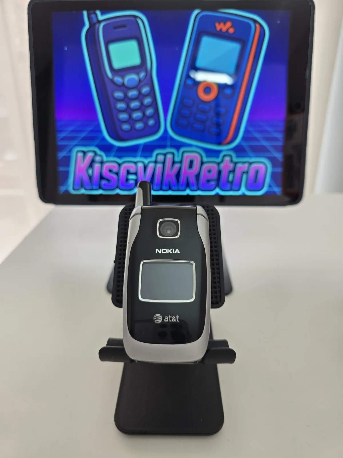 Nokia 6102 — vista frontal