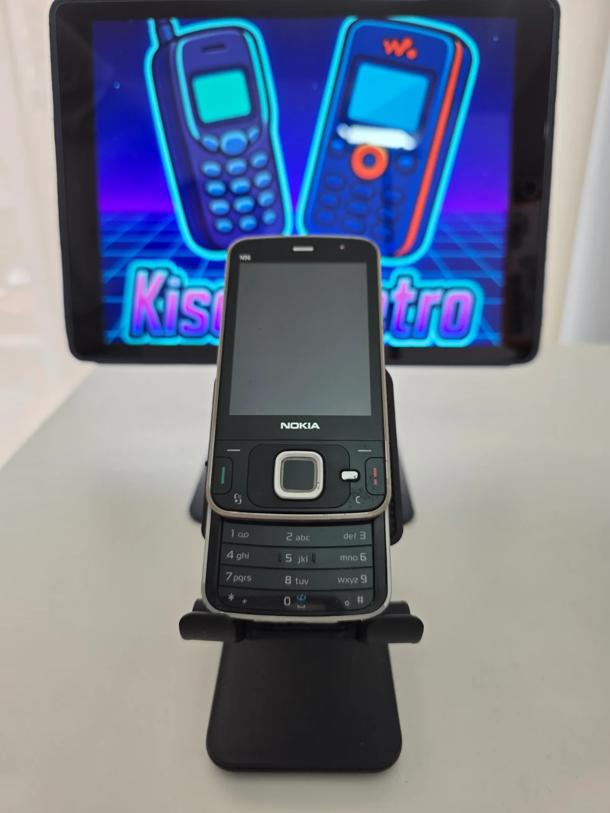 Nokia N96 — vista frontal