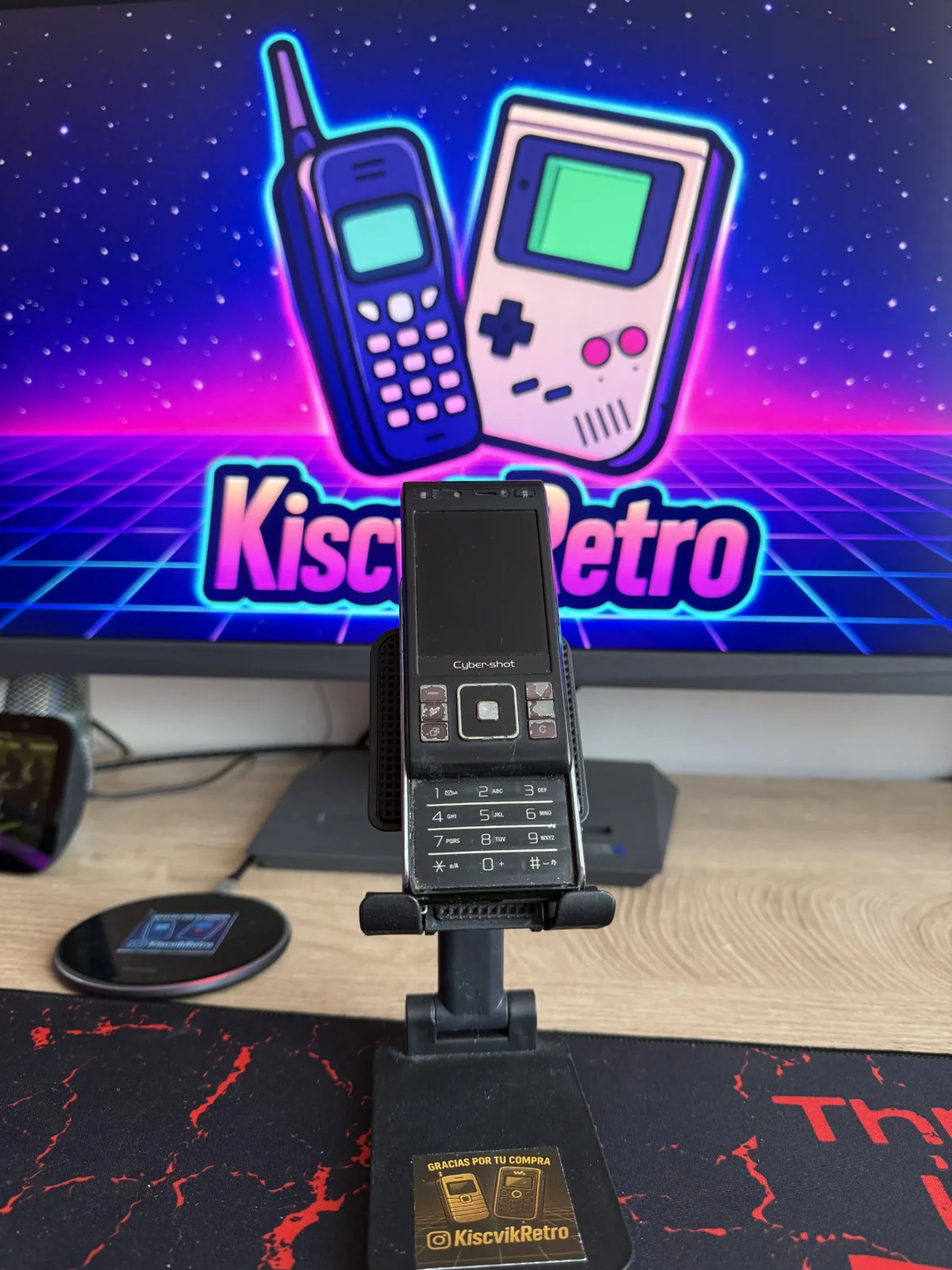 Sony Ericsson C905 — vista frontal