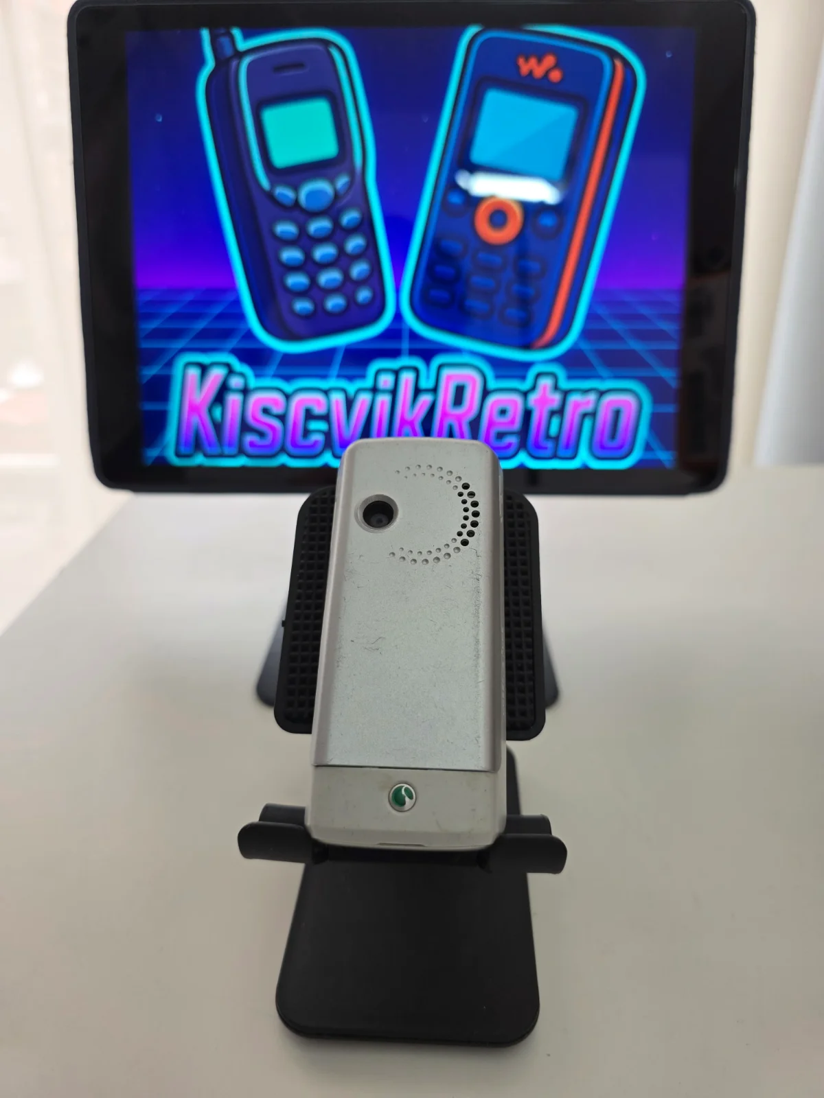 Sony Ericsson K310i — vista trasera