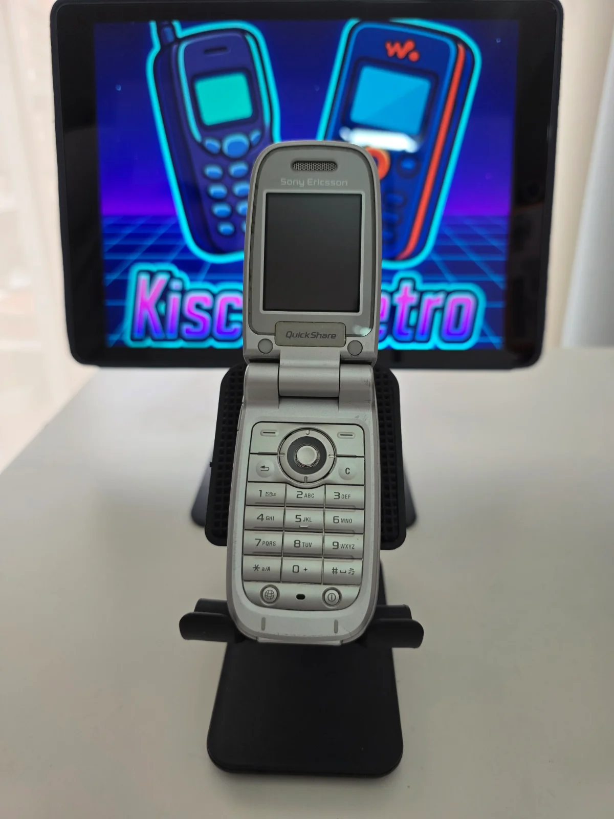 Sony Ericsson Z520 — abierto